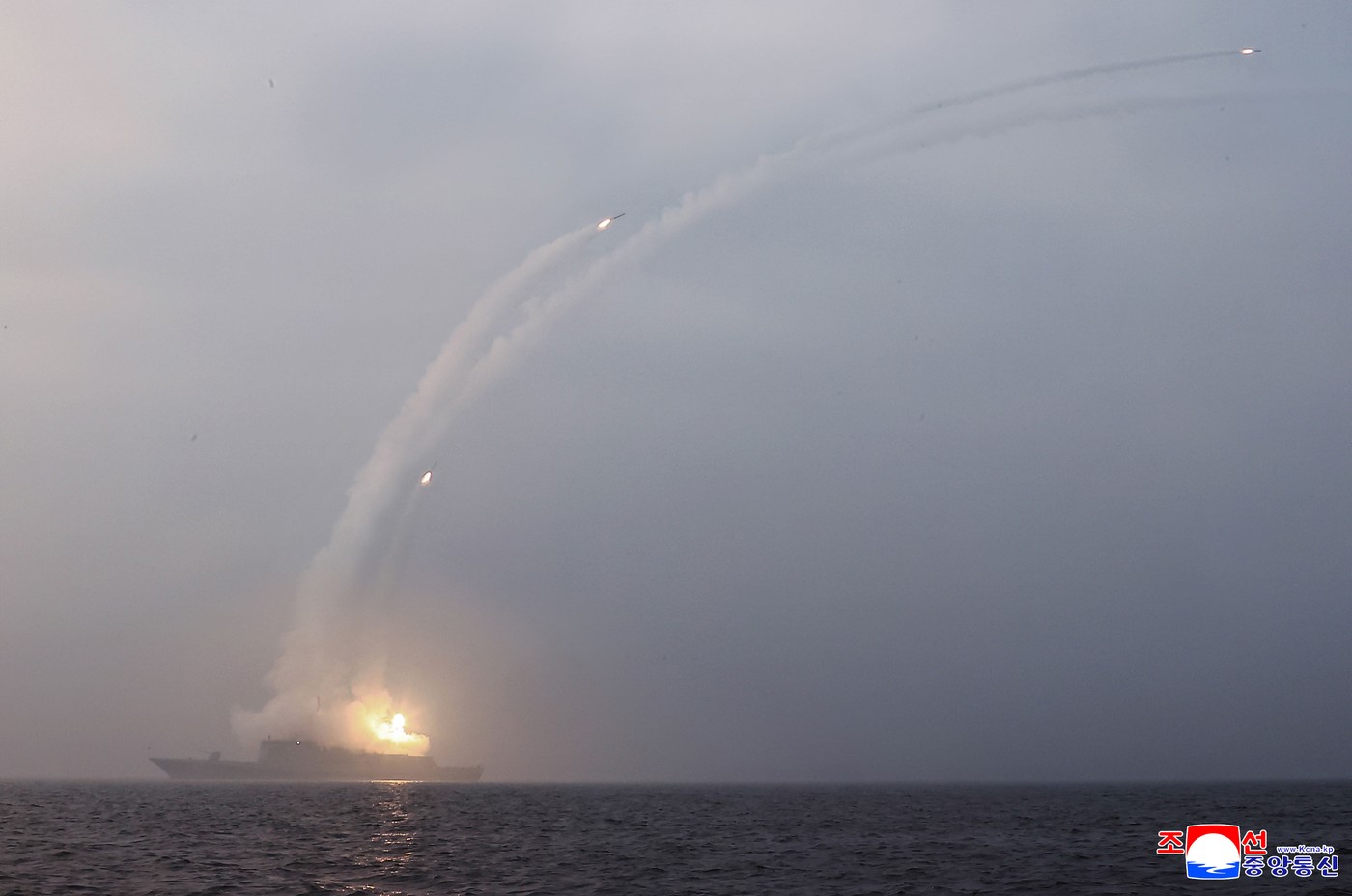 KLDR znovu zkušebně odpálila střely z torpédoborce, uvádí Jonhap