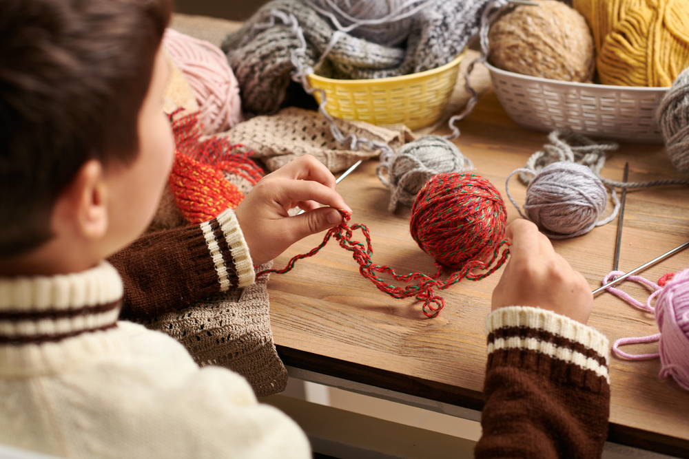 Mladí zpomalují: návrat k ručním koníčkům dobývá sociální sítě