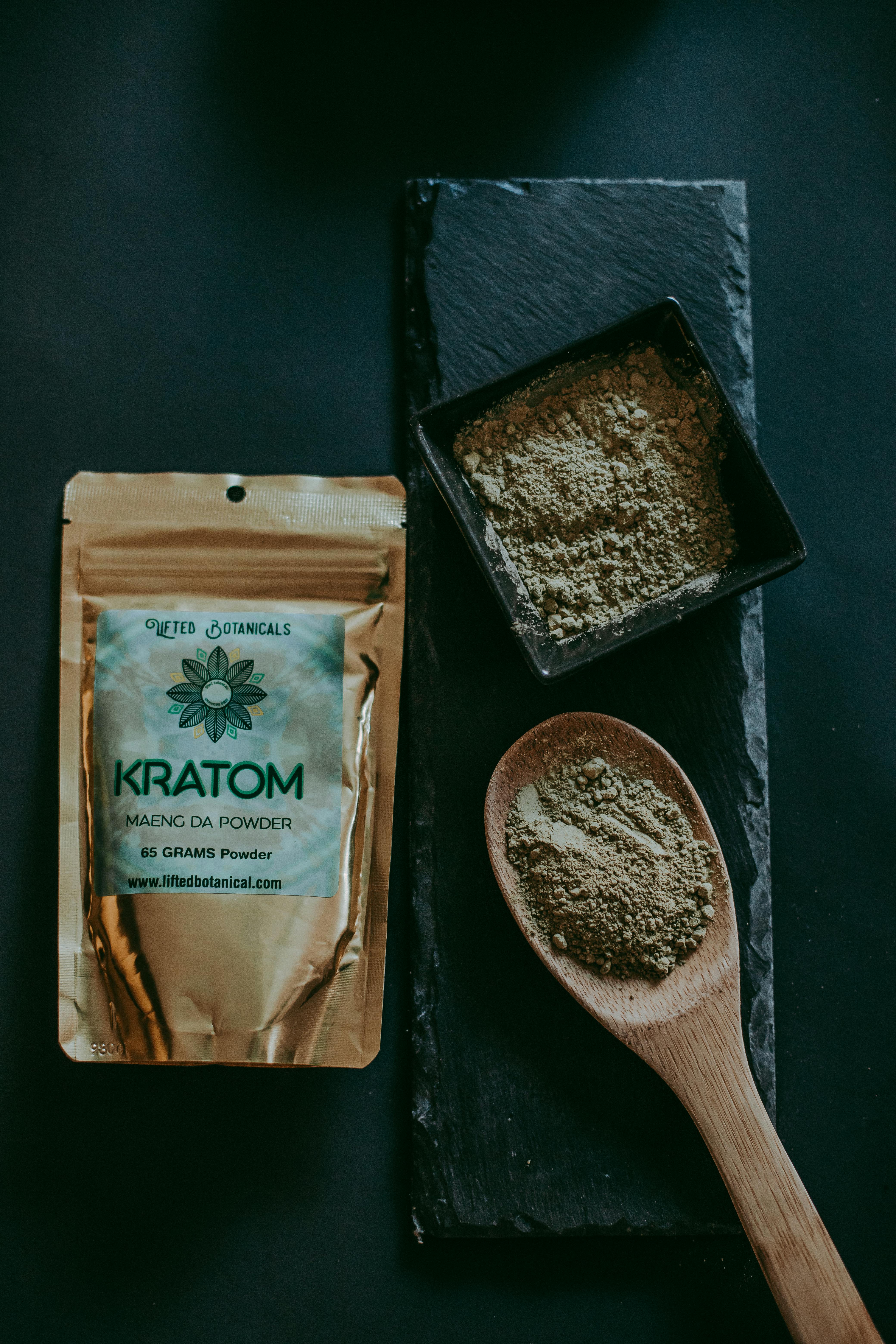 Kratom od zítřka v Česku jen v prodejně. Končí automaty i prodej na webu
