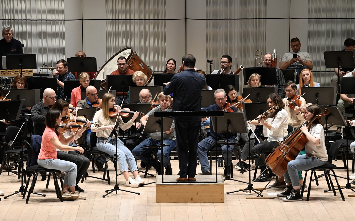 Filharmonie Bohuslava Martinů původně vznikla jako poloprofesionální orchestr