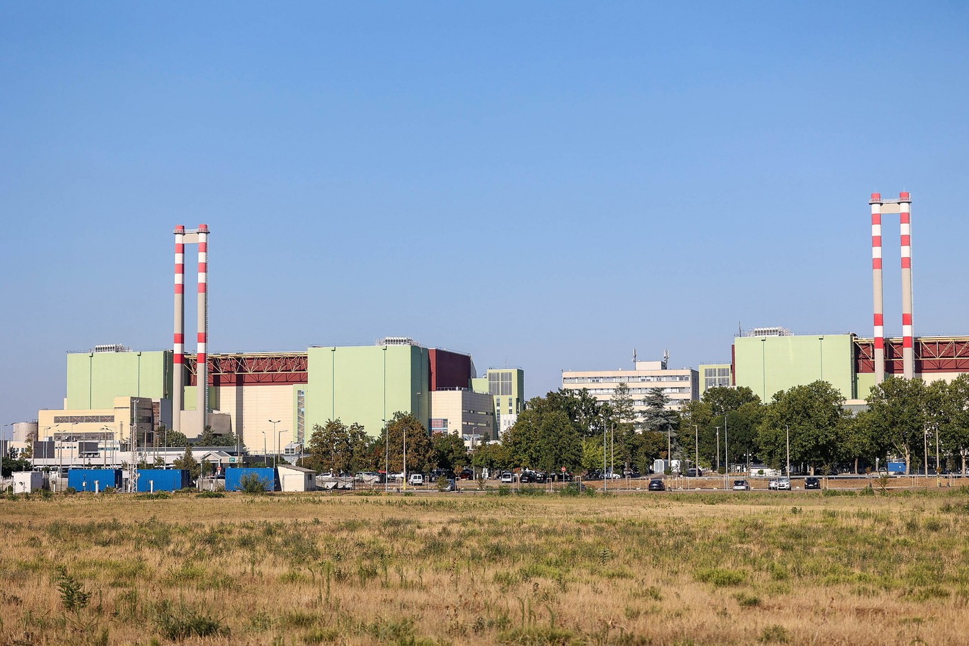 Maďarsko kvůli nízké hladině Dunaje zcela odstaví jadernou elektrárnu Paks