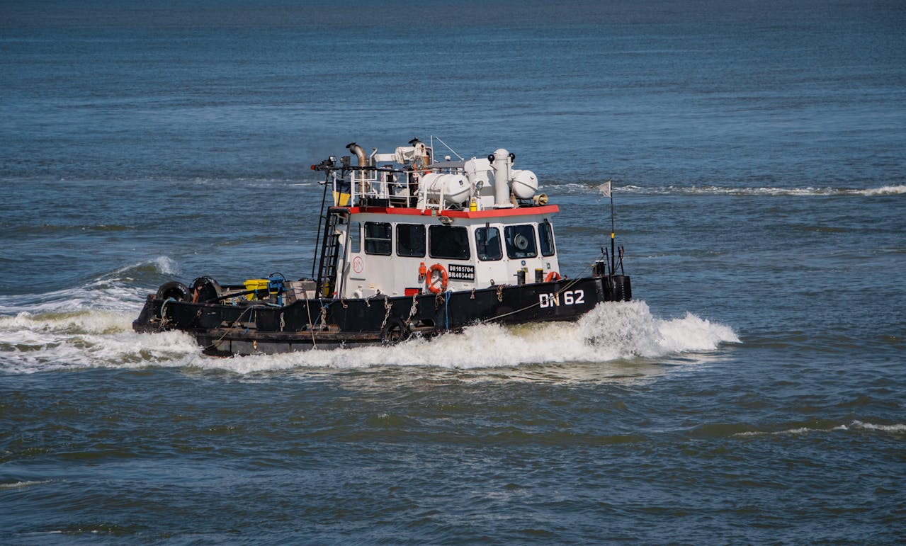 Záchrana velryby Timmy pokračuje: remorkér s keporkakem na palubě urazil za noc 50 kilometrů