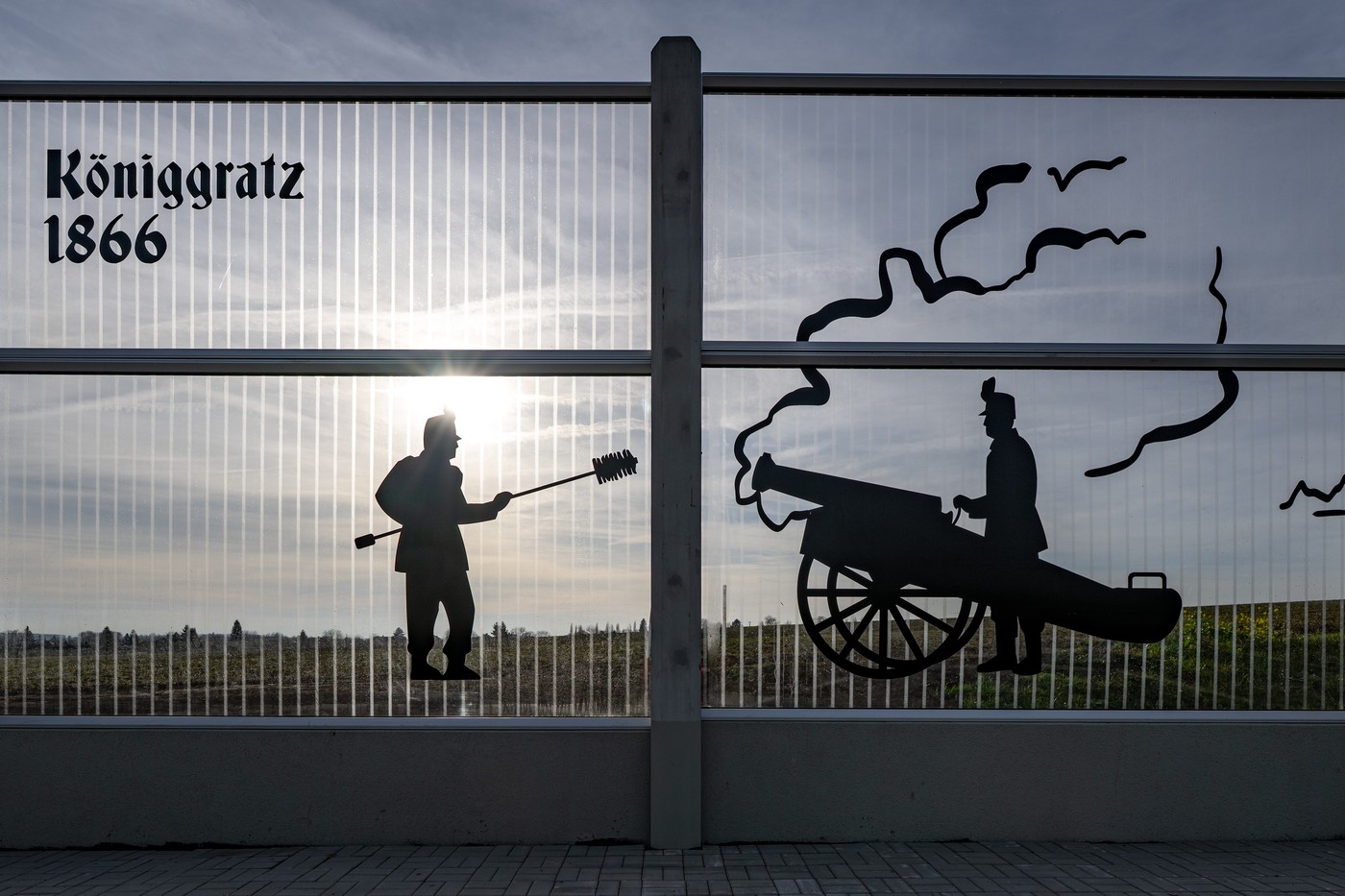 Bitvu u Hradce z roku 1866 budou na D35 připomínat protihlukové stěny