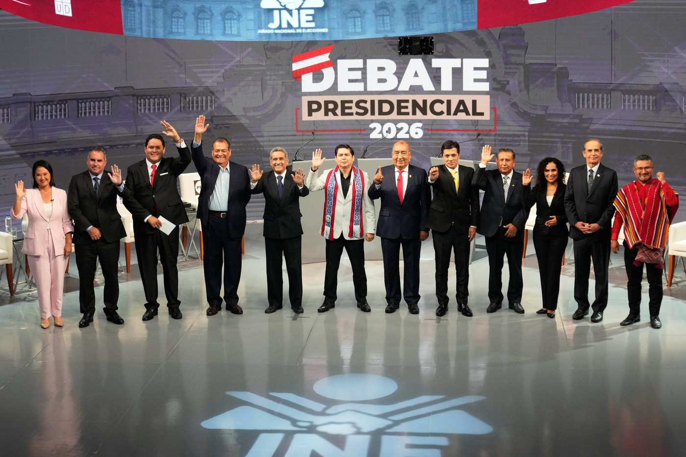 Peruánci budou v neděli volit prezidenta, vybírají z rekordních 35 kandidátů