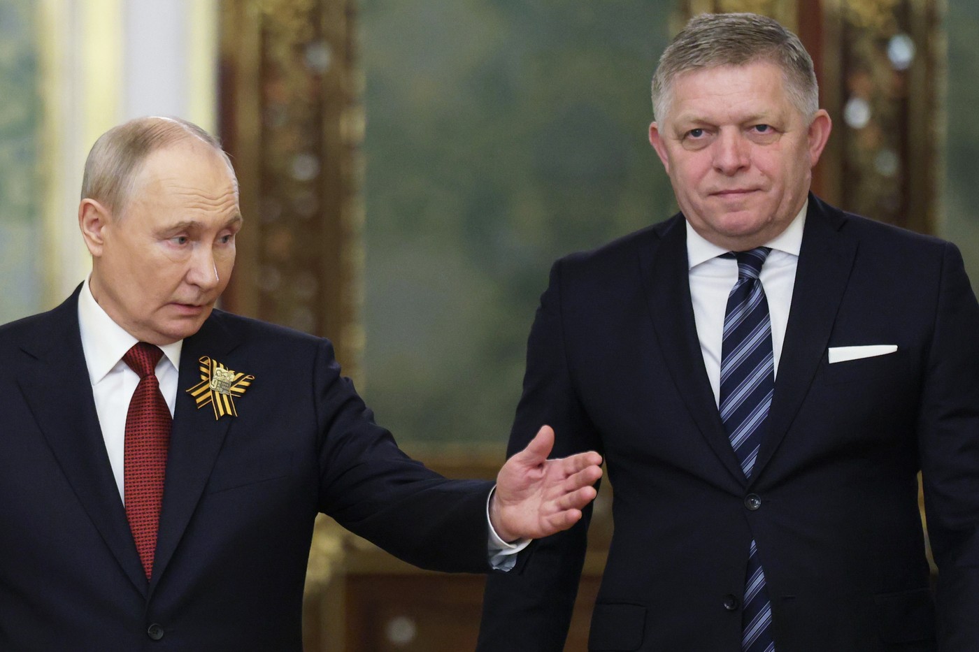 Fico se v Moskvě sešel s Putinem, vojenské přehlídky se nezúčastnil
