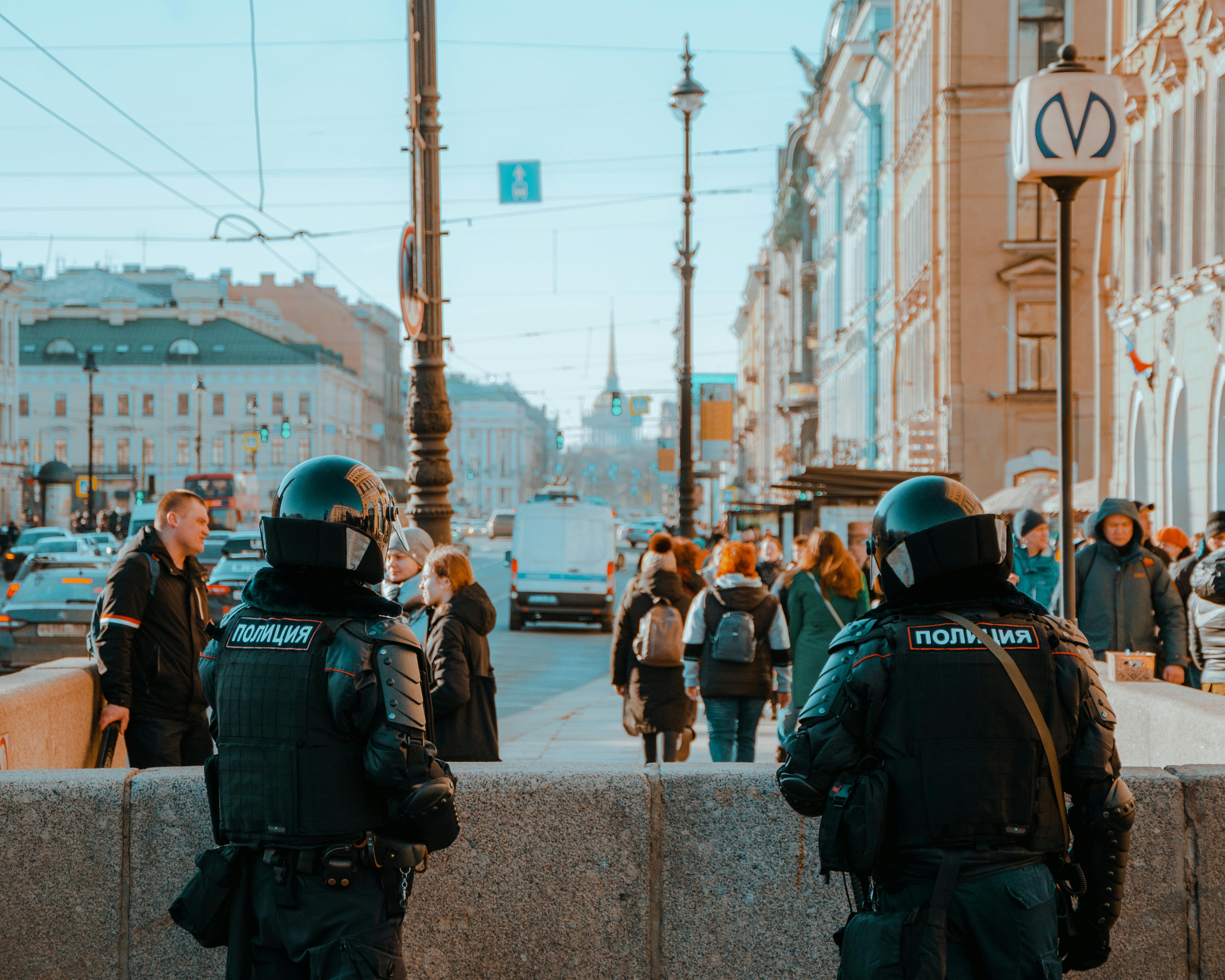 V ruské škole se střílelo. Je jeden mrtvý a dva zranění. Útočníka zadrželi