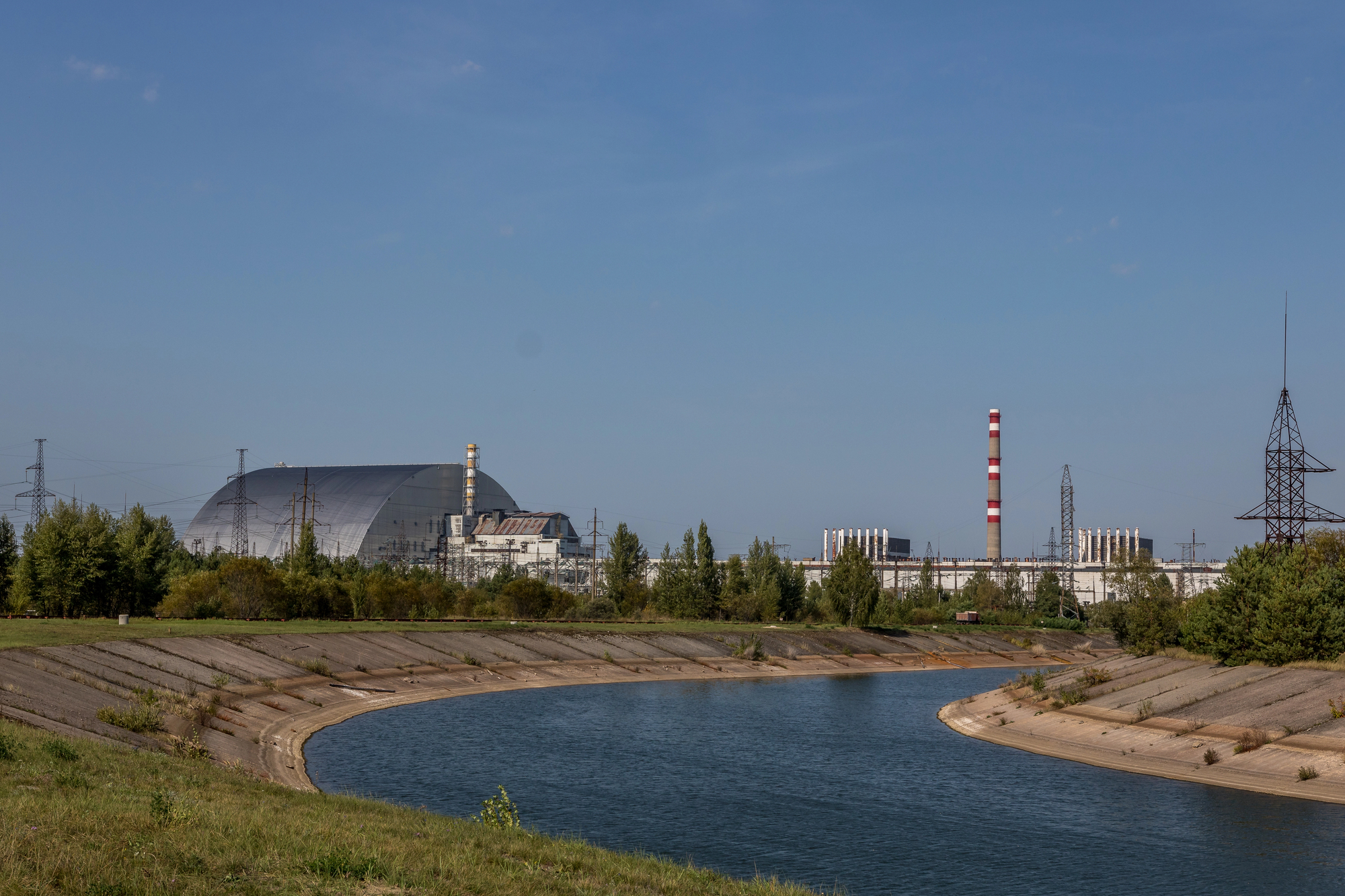 Hrozí opakovaná katastrofa v Černobylu? Rusko poškodilo sarkofág