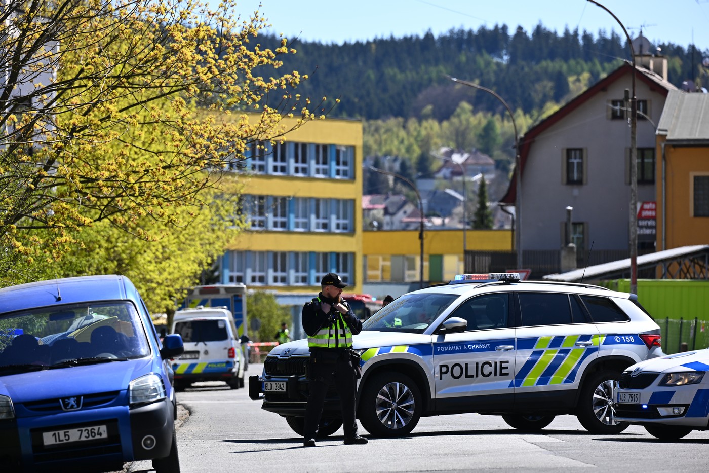 Zásahová jednotka policie zadržela v Jablonci muže, který vyhrožoval okolí