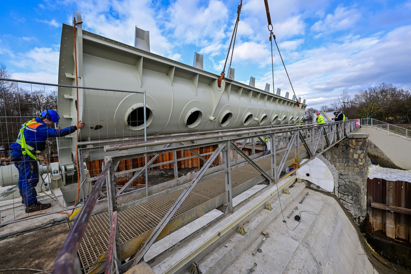 Jez v Rajhradě na řece Svratce má nové ocelové klapky