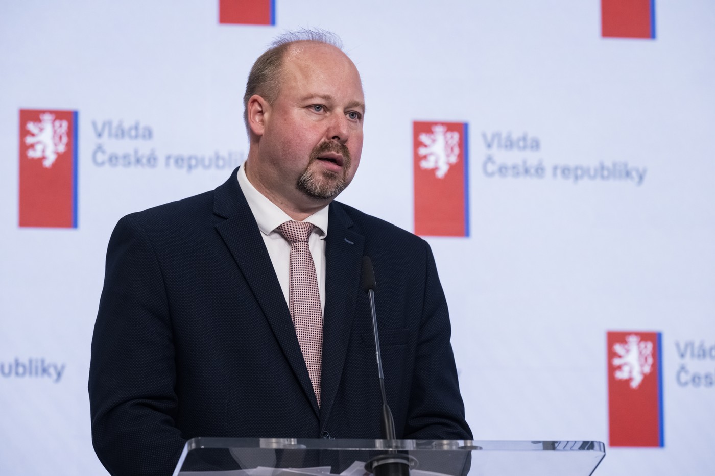 Tejc chce zvážit trestní odpovědnost od 13 let. Odborníci varují před jejím snižováním