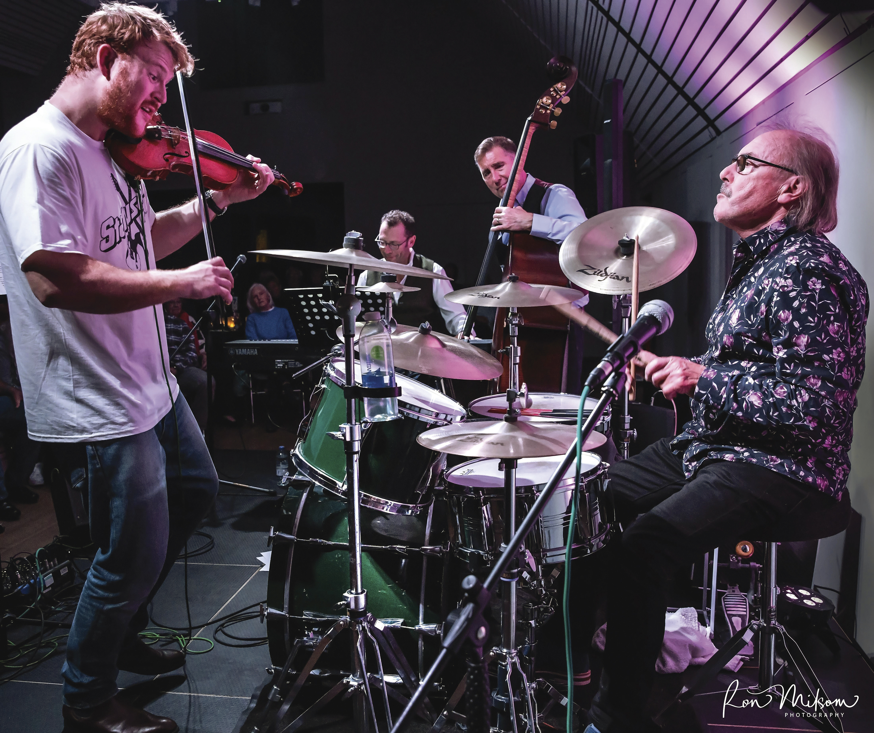 John Coghlan: Jak jsem přežil slávu, drogy a zradu přátel