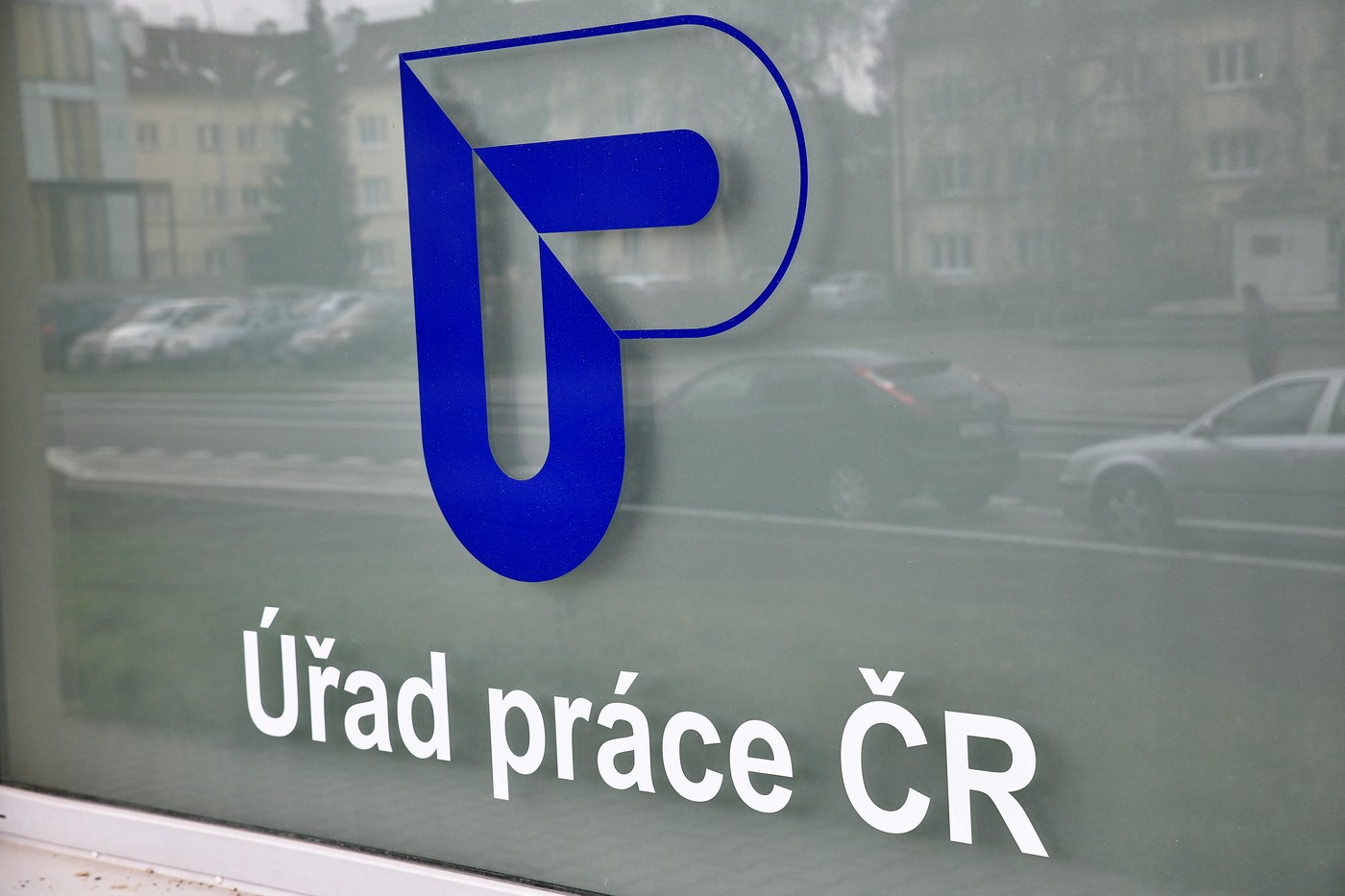 Nezaměstnanost vzrostla na 5,1 procenta, přispěly sezona i úprava podpory