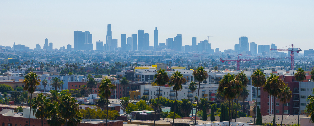 Na východě Los Angeles praskl ropovod, dle hasičů unikly desetitisíce litrů ropy