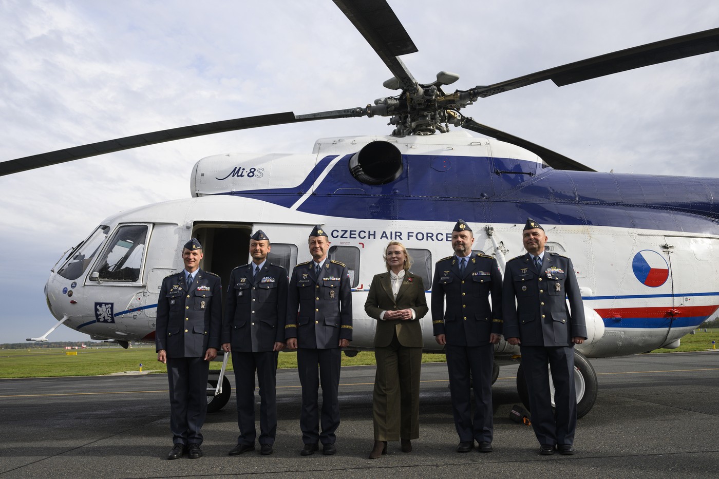 Armáda se dnes slavnostně rozloučila s posledním vrtulníkem Mi-8