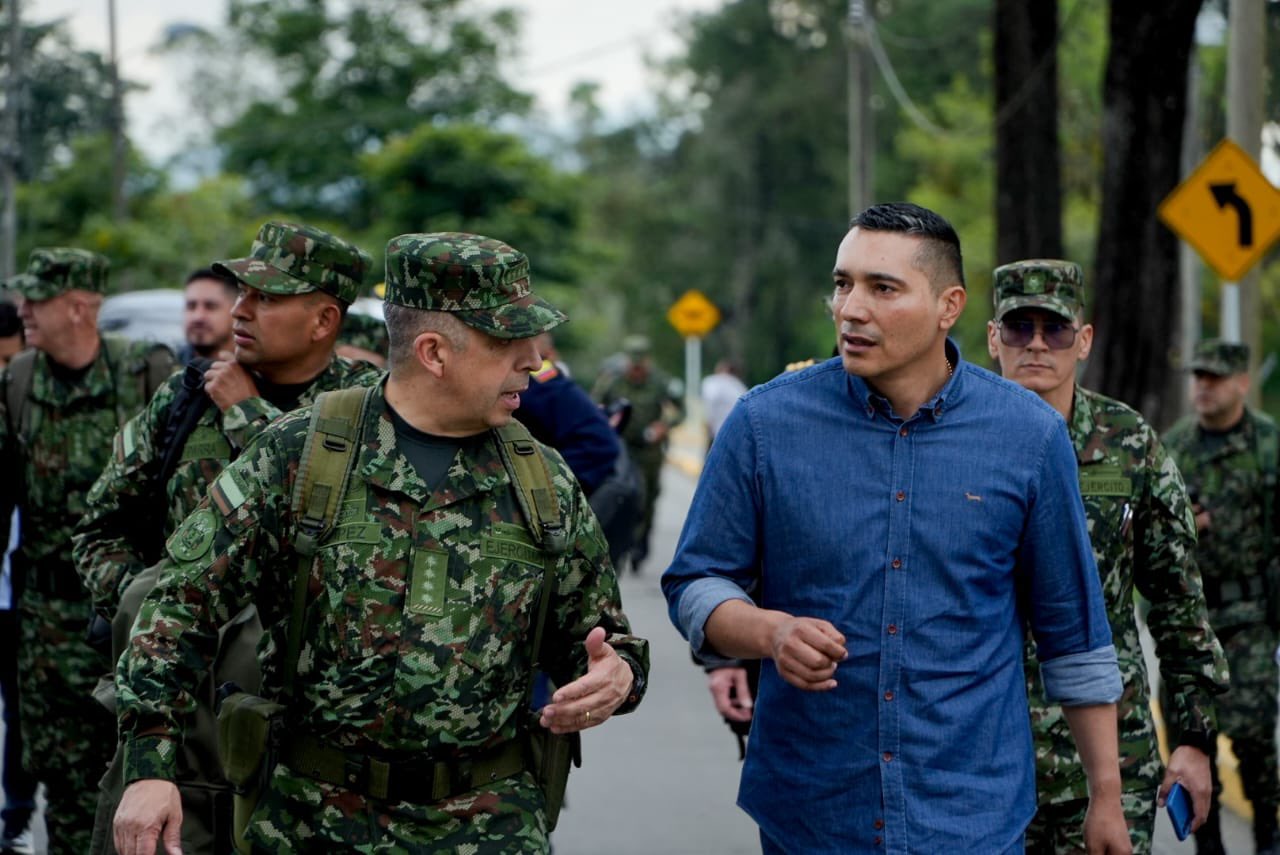 Po bombovém útoku na silnici v Kolumbii je 14 mrtvých, více než 38 zraněných