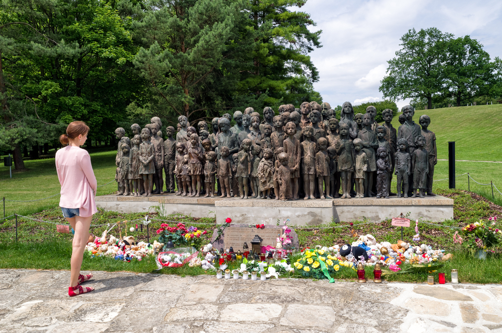 84 let od vyhlazení Lidic. Pamětníci a politici varují před zapomínáním