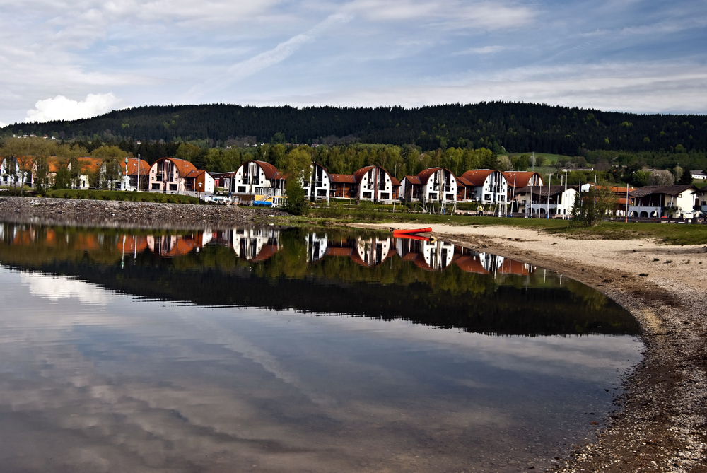 Lipno pod tlakem: soud zastavil plán na 19 hektarů rekreační zástavby