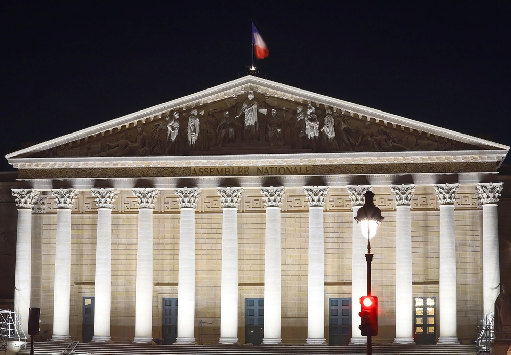 Francouzský parlament schválil kriminalizaci nelegálních tanečních party