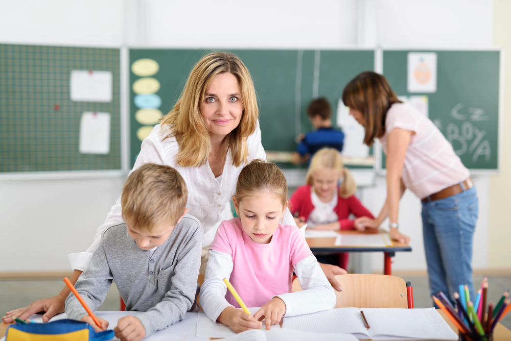 Konec administrativní zátěže? Novela školského zákona přináší nový model pro asistenty pedagoga
