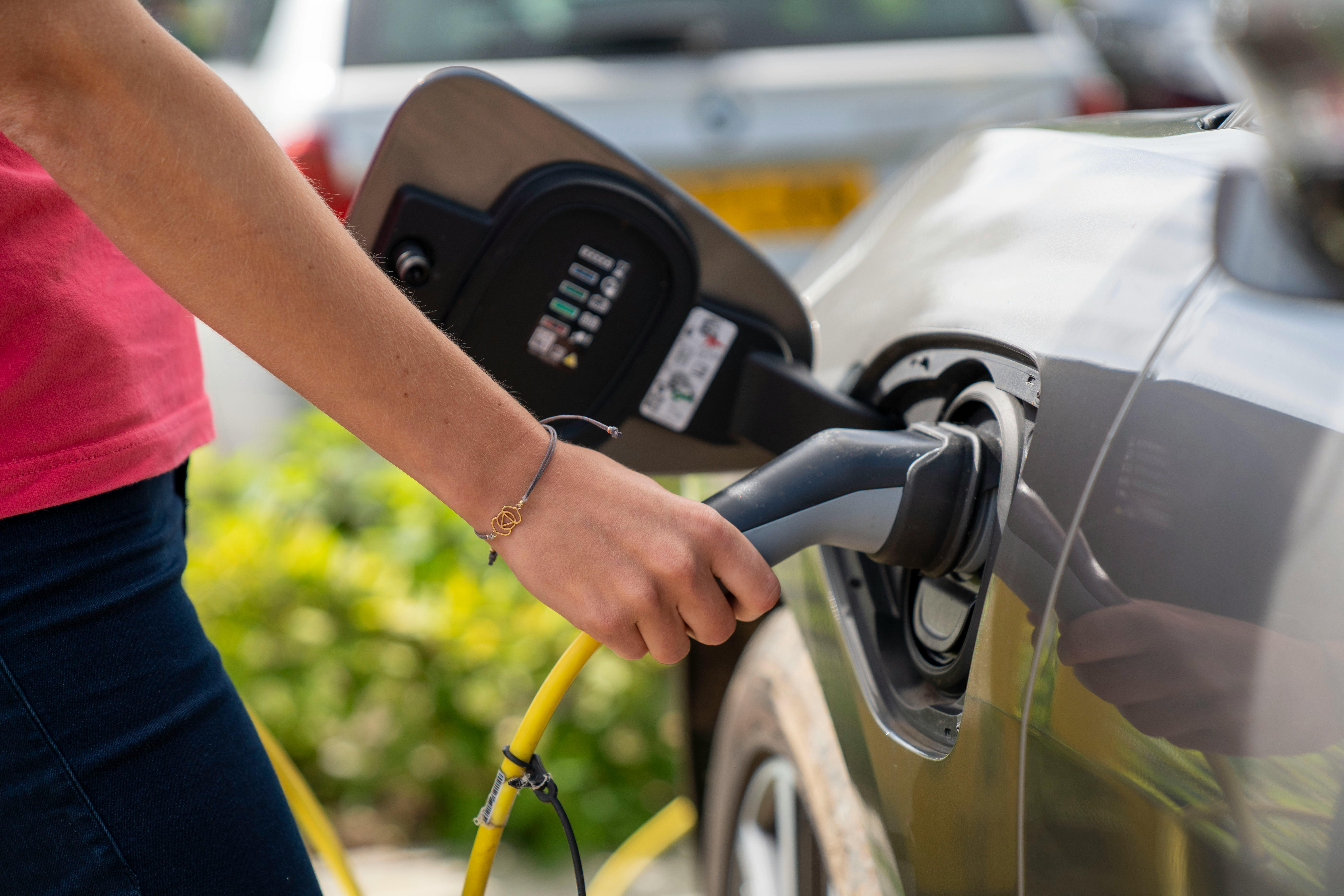 Prodej nových elektromobilů v Česku stoupl do konce května o 17 pct na 6479 aut
