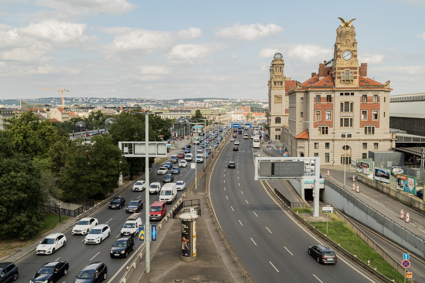 Dnes začíná oprava stropu haly pražského hlavního nádraží, do které zatéká