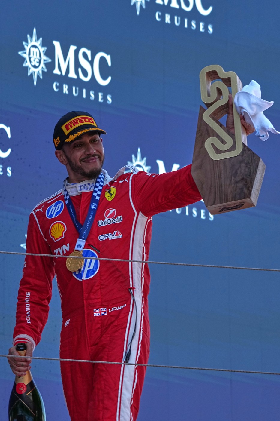 Hamilton vyhrál Velkou cenu Katalánska F1 a získal první triumf ve Ferrari