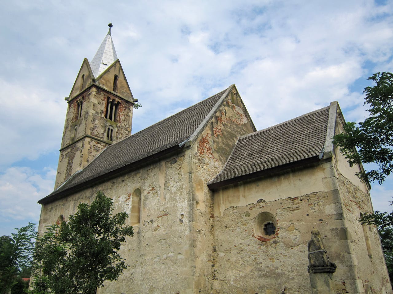 Miliony na zámky, kostely i varhany: kraj podpoří 148 projektů