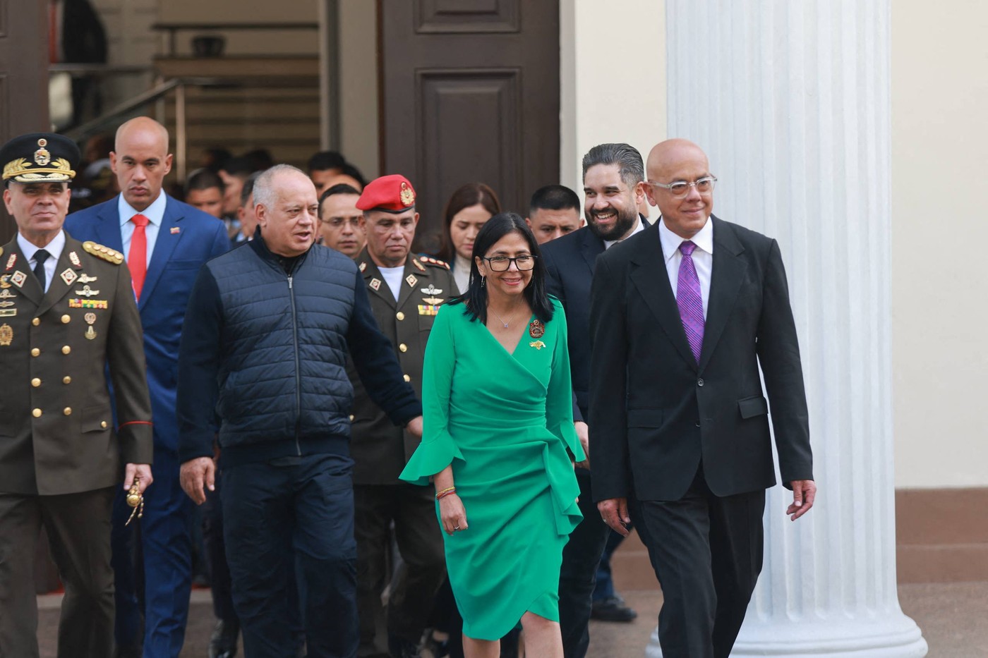 USA zrušily sankce na prozatímní venezuelskou prezidentku, ta to uvítala