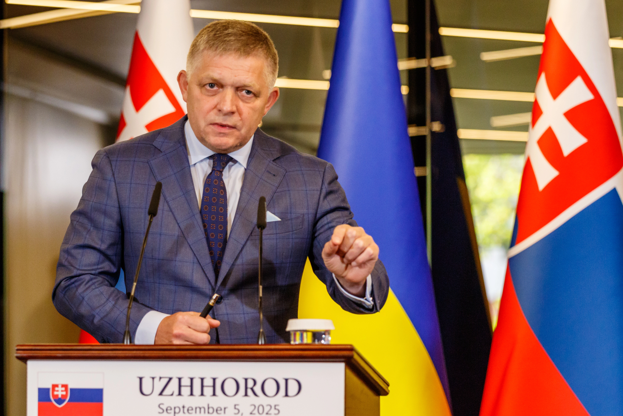 Fico přednášel studentům. Vzteky je při tom poslal do války na Ukrajině