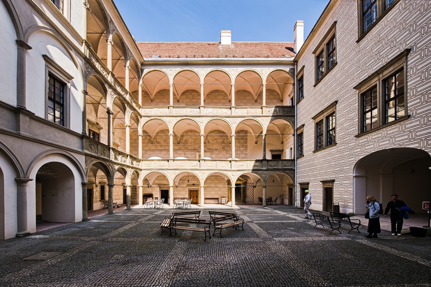 Zámek v Rosicích na Brněnsku má nové návštěvnické centrum, pokračují další práce